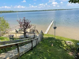 Image of Spacious Lake Cottage!