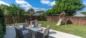 Image of NEW* KING Bed\/Centrally Located\/Near Parks & Beach