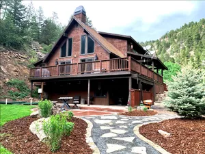 Image of Expansive Mountain Retreat: Secluded Yet Accessible — Steam Shower, Tubs, Nature