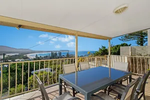 Image of 180 DEGREE VIEWS FROM SENSATIONAL DECK