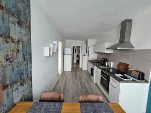 Image of Superb 72m2 apartment in quiet, pleasant residence.