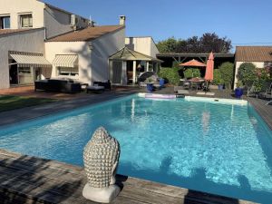 Image of Villa charmante à Nalliers avec piscine