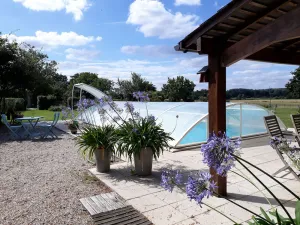 Image of Charming Farmhouse with Pool, Garden, and Play Areas in Vallons-de-l'Erdre