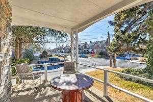 Image of Yeadon Townhome with Porch, 7 Mi to Center City