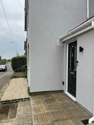 Image of Grey Skies, Private En-suite Double Room, Garden and Free Parking