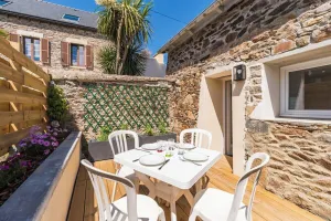 Image of Jolie maison en pierre vue sur mer a Ploubazlanec