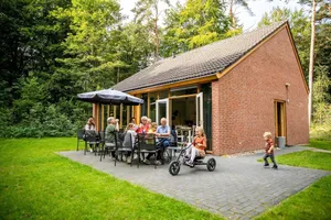 Image of Wellness bungalow for 12 people with private sauna and bubble bath with a view of the forest.