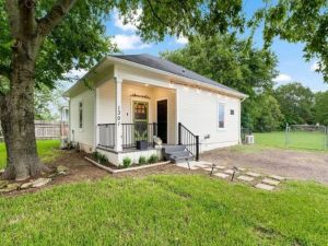 Image of Lindley’s Little Gem-a cozy cottage close to the Silos