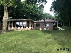 Image of Charming Cabin on Crystal-Clear Lake Latoka!