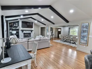 Image of Casa Paloma* Fully Renovated* 5BR* Jacuzzi* Home Gym* Great Location