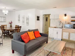Image of Cheerful, three bedrooms, centrally-located place near hospital, St Simons