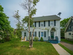 Image of Yogi's I love Lucy-themed 4-bed Home with A\/C, Chautauqua Lake, Jamestown NY