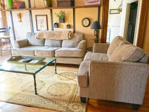 Image of Pearl's Place in heart of Historic Roscoe Village