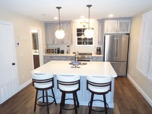 Image of Comfy carriage house close to everything!