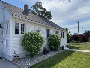 Image of East side and beach side, enjoy comfort and location with the Urban Beachcomber!