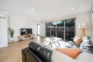 Image of Modern Townhouse in the Bay 500m to beach