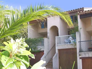 Image of 2 bedroom house for 4 people. Inexpensive accommodation on the Gulf of Saint Tropez