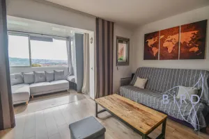 Image of Large studio with swimming pool and open view