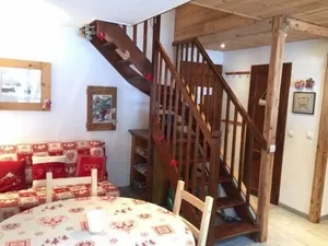 Image of 3rd floor, balcony, fireplace or stove, parking, tv, ski locker, 54m², Châtel