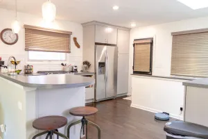 Image of Renovated 3 bed\/2.5 bath with fast wifi & 100\" projector near the BIG HOUSE!
