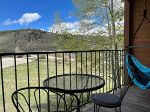 Image of King Bed Studio- Resort Pool! Hot Tubs! Sleep 4! RMNP! Winterpark! Granby Ranch!