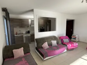 Image of AIR-CONDITIONED T3 APARTMENT IN CALVI - 5 MIN FROM BEACH AND PORT