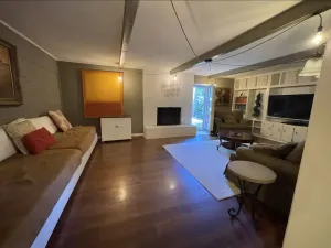 Image of Maple Tree House - 3 miles from stadium, tucked away from traffic