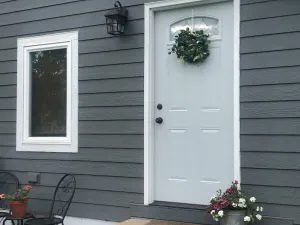 Image of Parkview Cottage ~ Charming Tiny Home ~ Queen Bed!