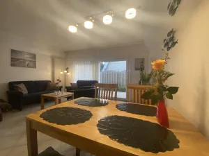 Image of Wohnzimmer, 2 Schlafzimmer, Küche, Bad, Terrasse, Garten, Parkplatz, Nichtraucher-haus