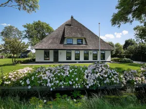 Image of Spacious and sustainable farmhouse in Heiloo with large garden