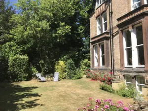 Image of 2 bedroom apartment with garden close to Lark Lane and city centre