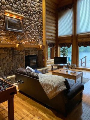 Image of Stunning Log Cabin W\/River Views and Hot Tub