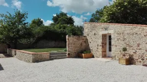 Image of country cottage close to the ocean