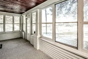 Image of Chic and comfy bungalow across from hospitals.