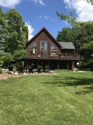 Image of Cozy Lodge Style Home - 2.8 miles to Town - 3  Acres w Views of Lake - Fire Pit
