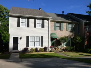 Image of ***Remodeled Altadena Town Home*** Fabulous Location!