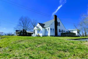 Image of Inxon Mammoth Cave Bungalow Sleeps 16