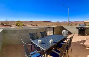 Image of Local VIEW Pet Friendly BOAT Parking Close to Antelope Canyon HorseshoeBend