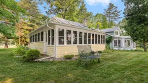 Image of Waterloo Cottage - Beautiful Lakefront Cottage at Clear Lake Near Chelsea, MI.