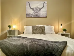 Image of Western Style - 2 bed\/1 bath - RATED 5 STARS