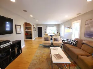 Image of Historic Home *reWine Mission* Walk Downtown: Coffee, Shop, Dine, Wines, Brews