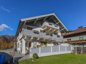 Image of Mountain-View Apartment with Garden in Mühlbach