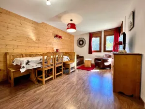 Image of Apartment 6 ppl, pool, parking, slopeside, Flumet