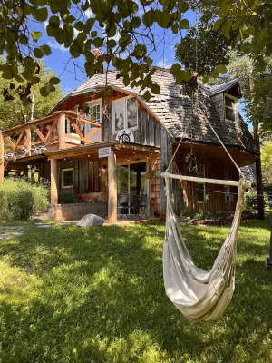 Image of Cozy Black Hills retreat: Nature and adventure await.