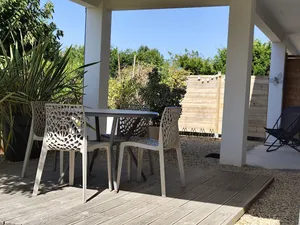 Image of Comfortable, quiet \"CôtéPlage\" gîte-Covered terrace-Garden