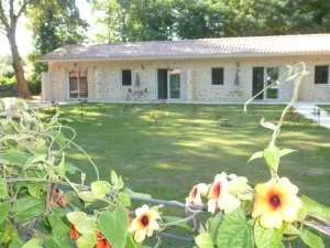 Image of 5 Gîtes 2\/4 pers. + 3 ch. 26 pers.au total with swimming pool on 5000 m² grounds