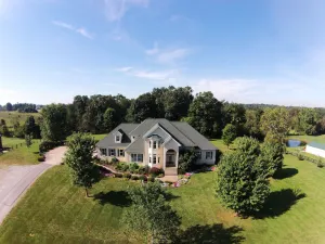 Image of Private pool and fishing pond. Luxurious estate with 6 bedrooms and 6 bathrooms.