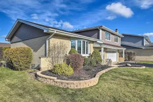 Image of Elegant Mount Prospect Home w\/ Fire Pit!