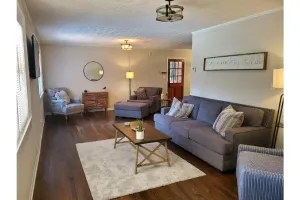 Image of Pine Valley Place \/ Entire 3 Bedroom house