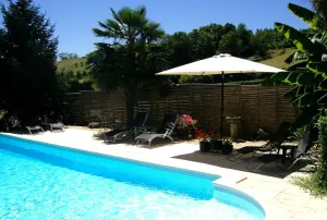 Image of Country Cottage + Fabulous Views. PRIVATE Exclusive Pool.  WIFI.  Pets Welcome!